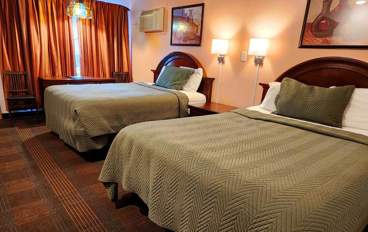 Silver Saddle Motel Маниту Спрингс Екстериор снимка