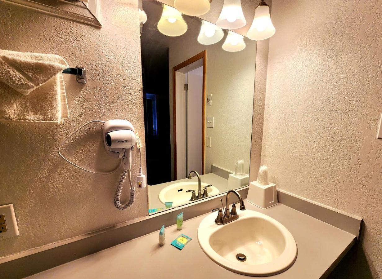 Silver Saddle Motel Маниту Спрингс Екстериор снимка