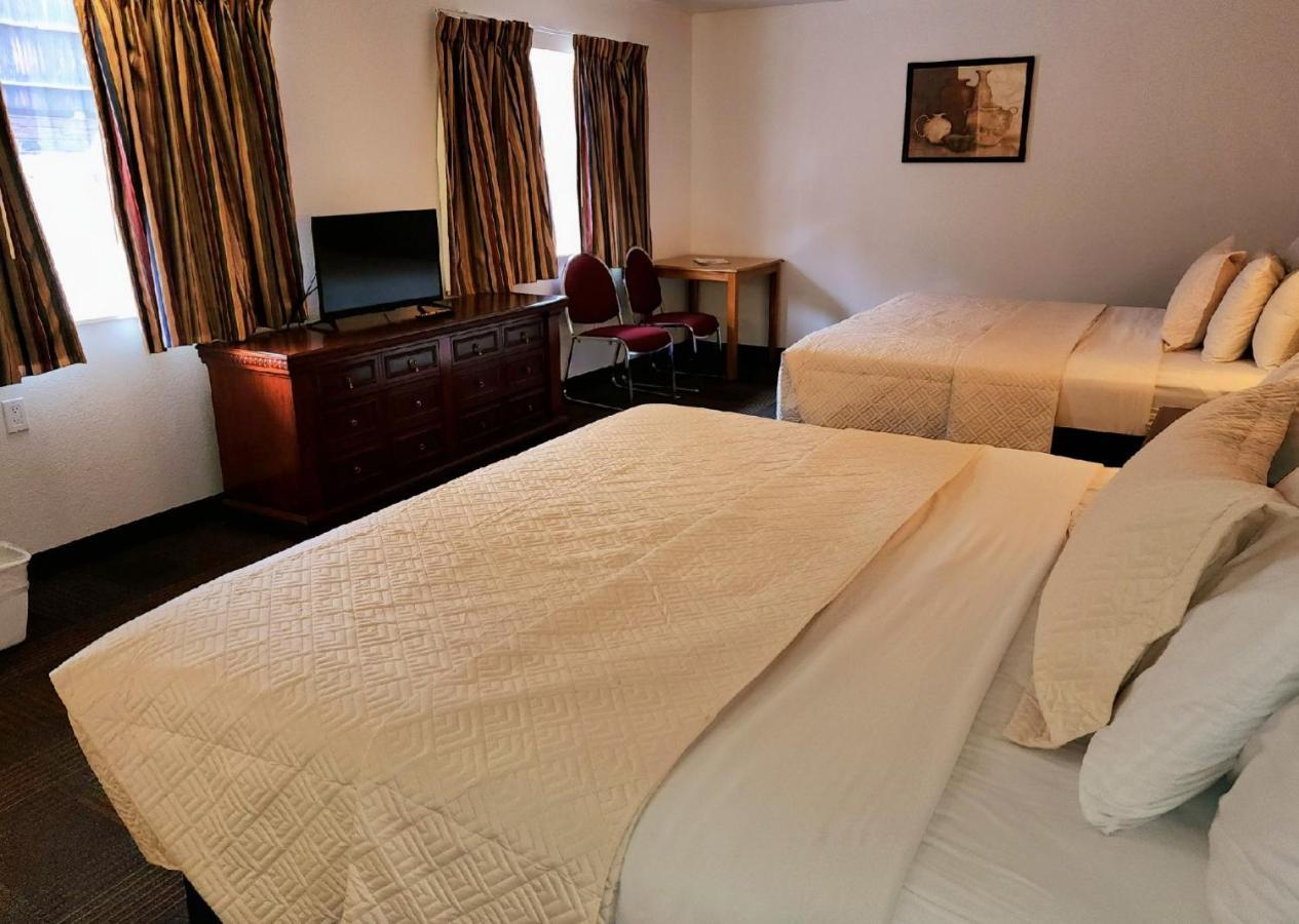 Silver Saddle Motel Маниту Спрингс Екстериор снимка