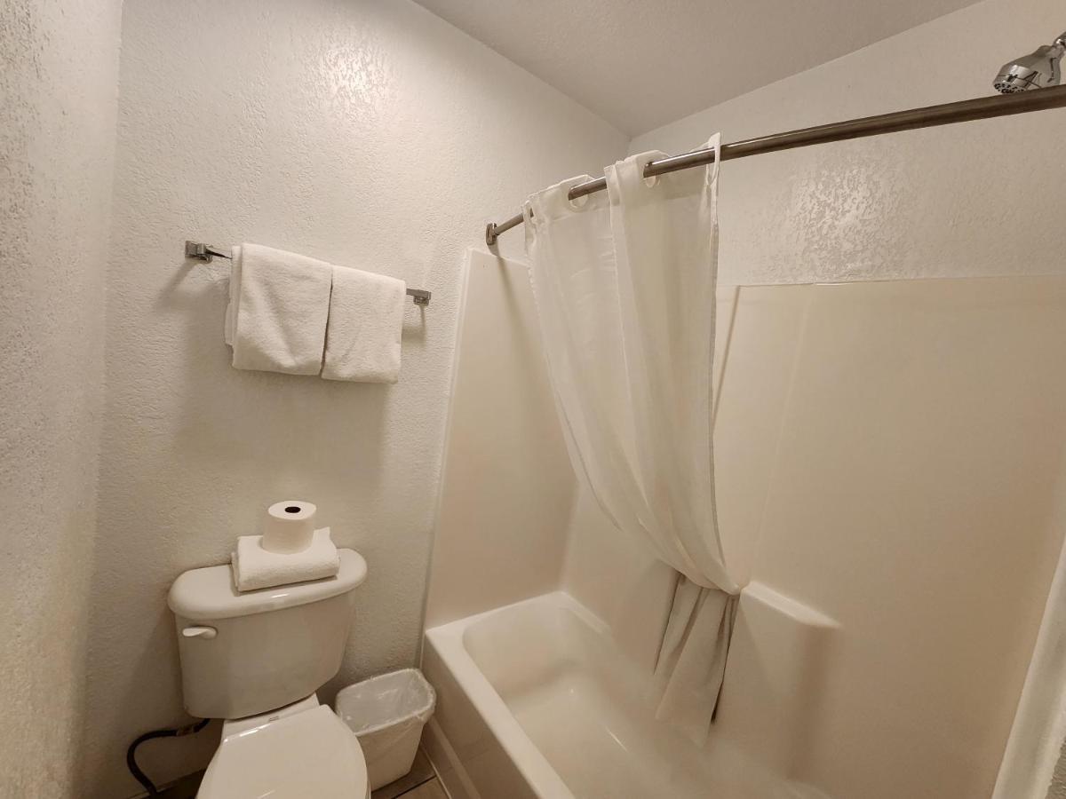 Silver Saddle Motel Маниту Спрингс Екстериор снимка
