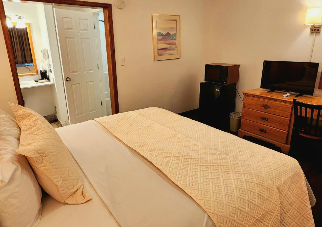 Silver Saddle Motel Маниту Спрингс Екстериор снимка