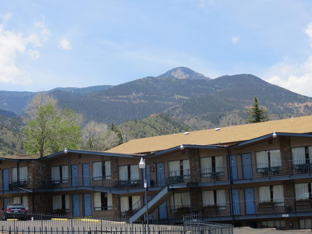 Silver Saddle Motel Маниту Спрингс Екстериор снимка