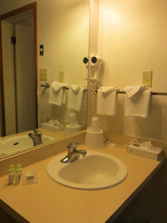 Silver Saddle Motel Маниту Спрингс Екстериор снимка