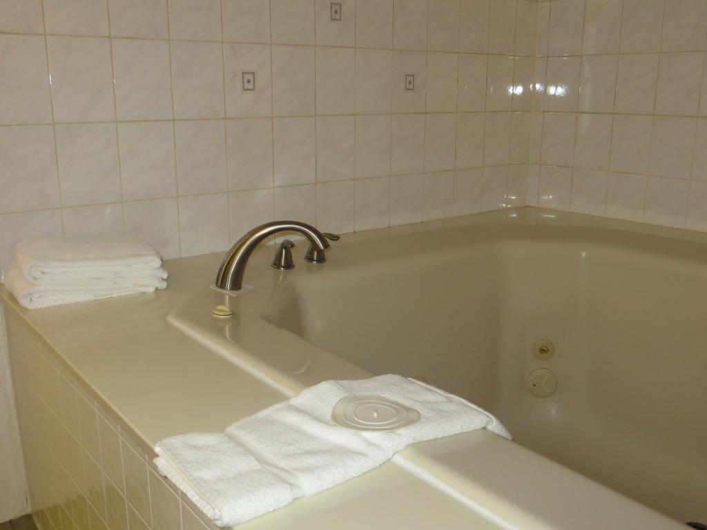 Silver Saddle Motel Маниту Спрингс Екстериор снимка