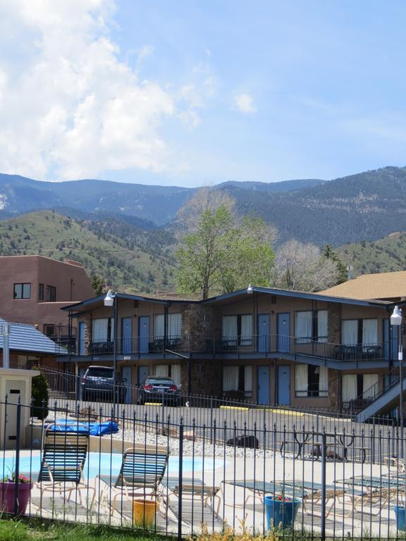Silver Saddle Motel Маниту Спрингс Екстериор снимка