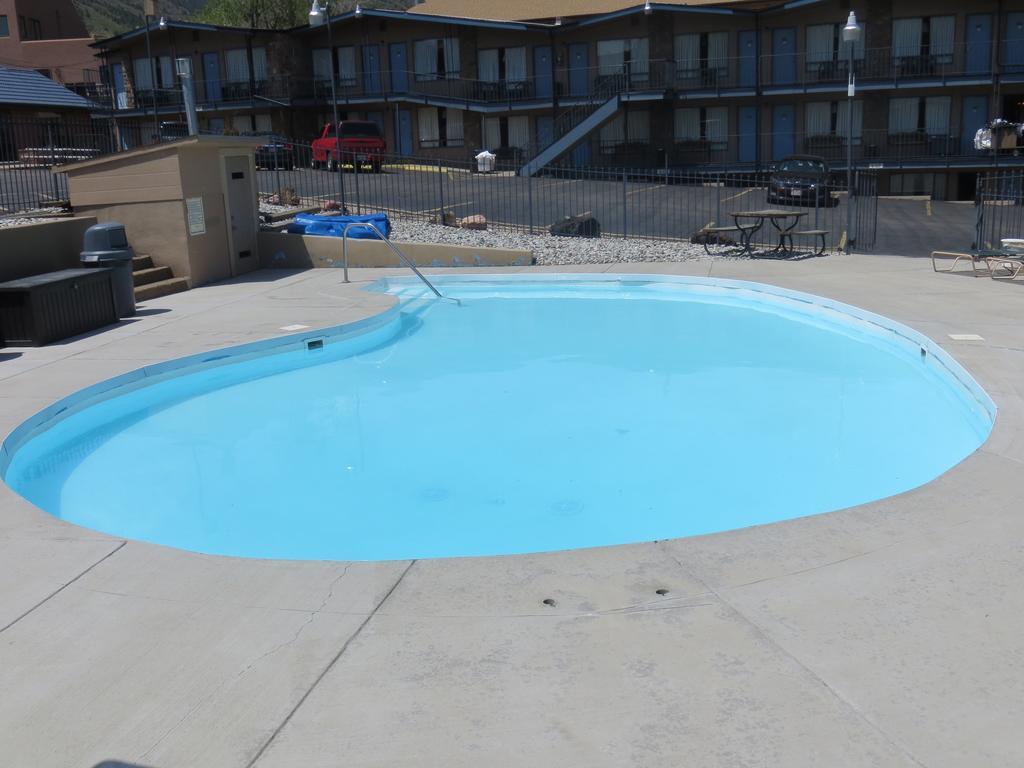 Silver Saddle Motel Маниту Спрингс Екстериор снимка