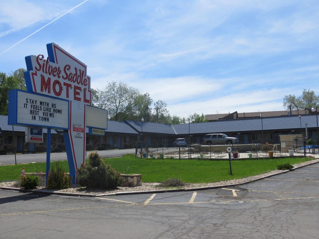 Silver Saddle Motel Маниту Спрингс Екстериор снимка