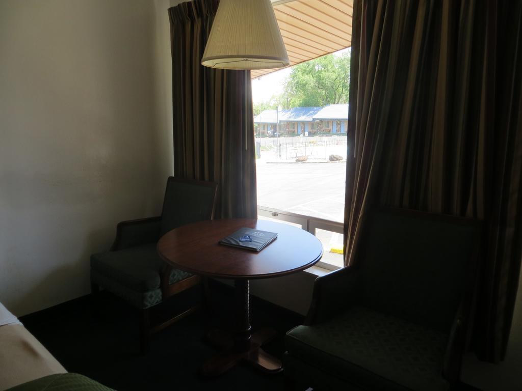 Silver Saddle Motel Маниту Спрингс Екстериор снимка