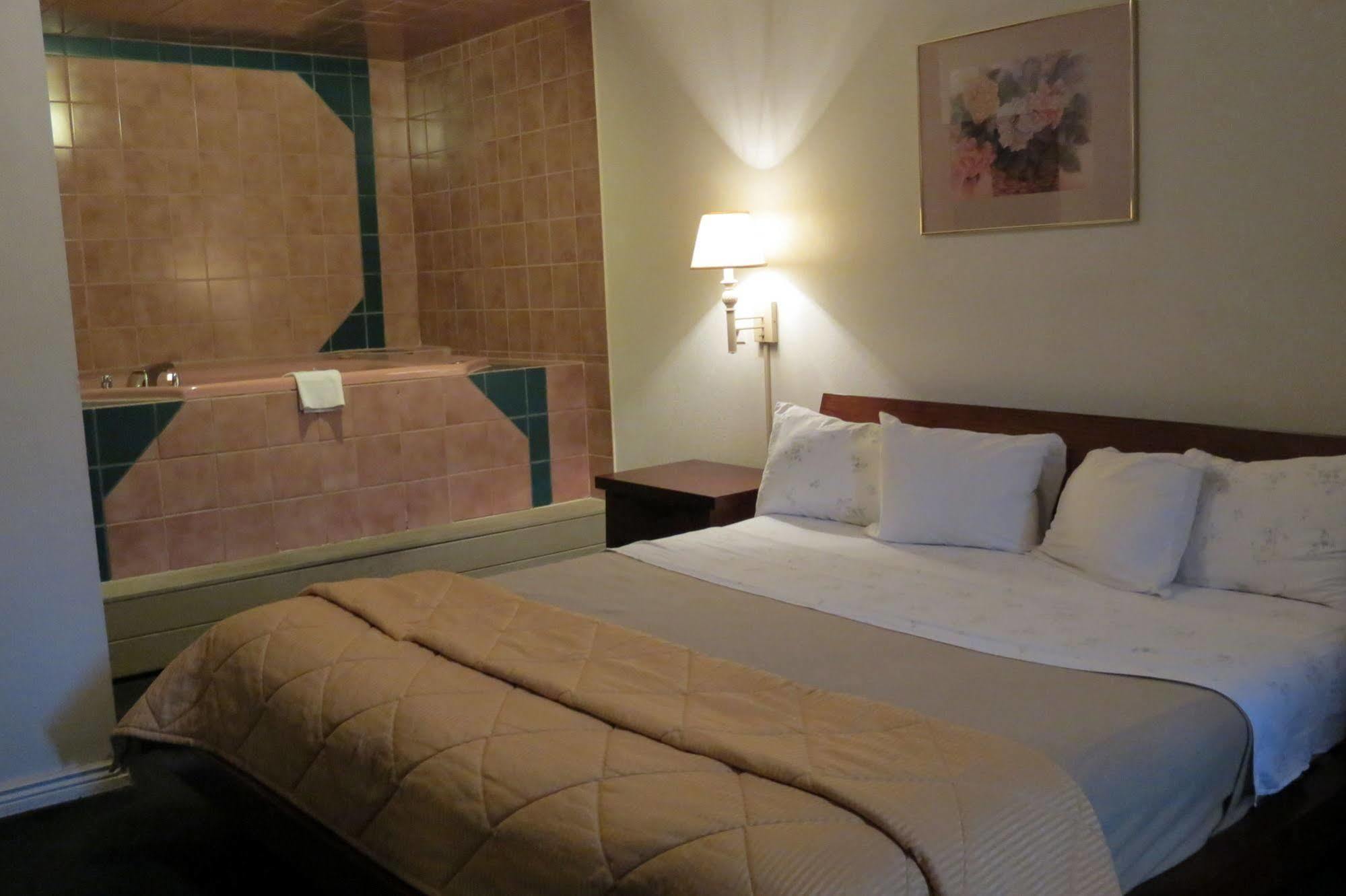 Silver Saddle Motel Маниту Спрингс Екстериор снимка